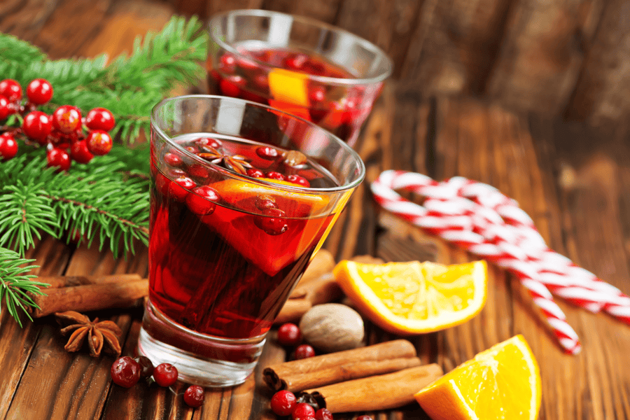 Christmas Bourbon Drinks That Warm the Heart