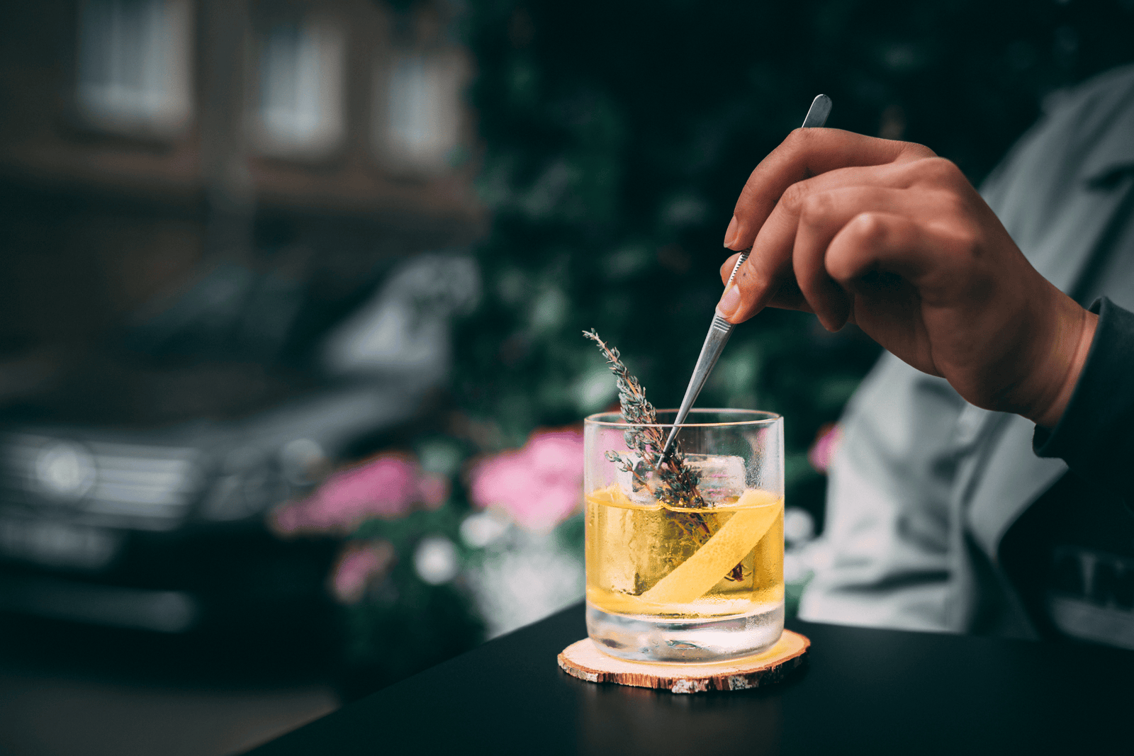 White Negroni Recipe with Elegant, Bitter Complexity